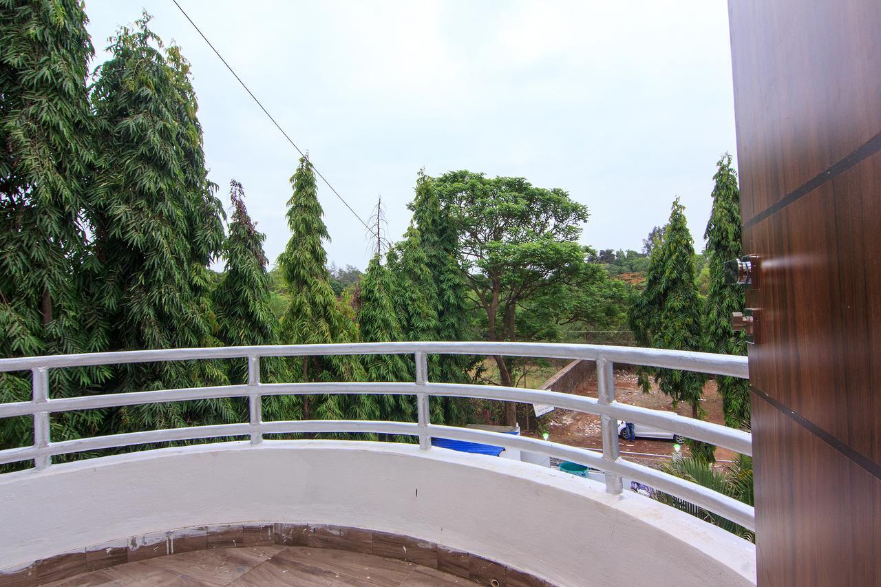 Strand Resort Lonavala Εξωτερικό φωτογραφία