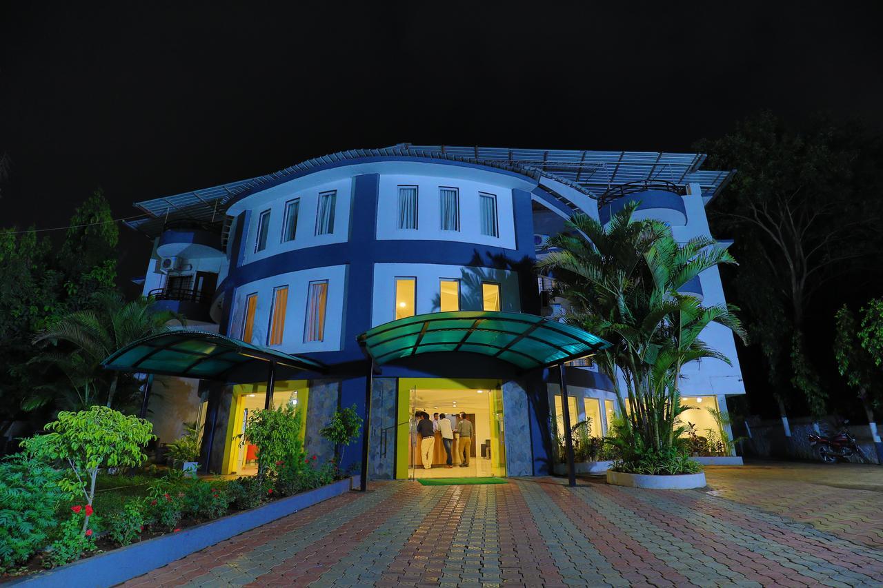 Strand Resort Lonavala Εξωτερικό φωτογραφία