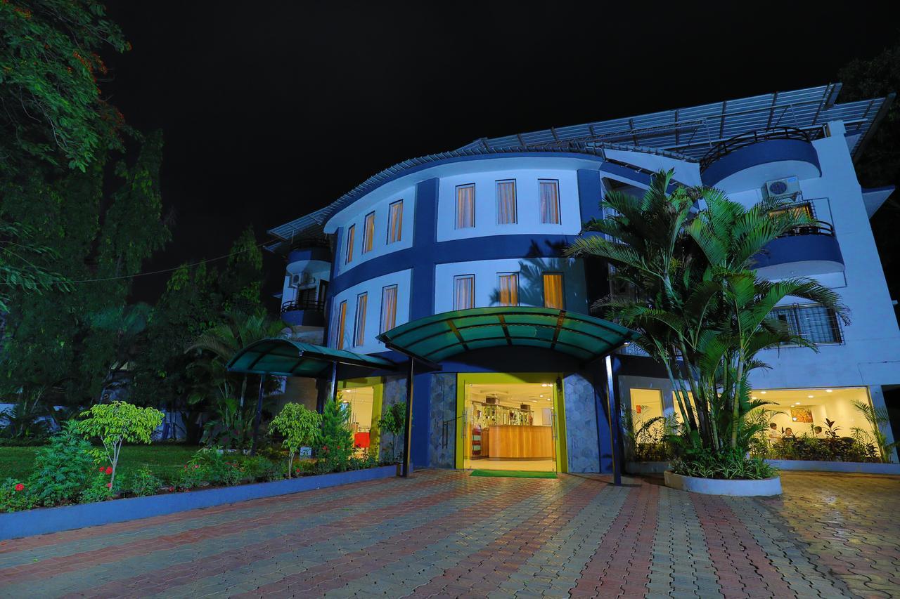Strand Resort Lonavala Εξωτερικό φωτογραφία
