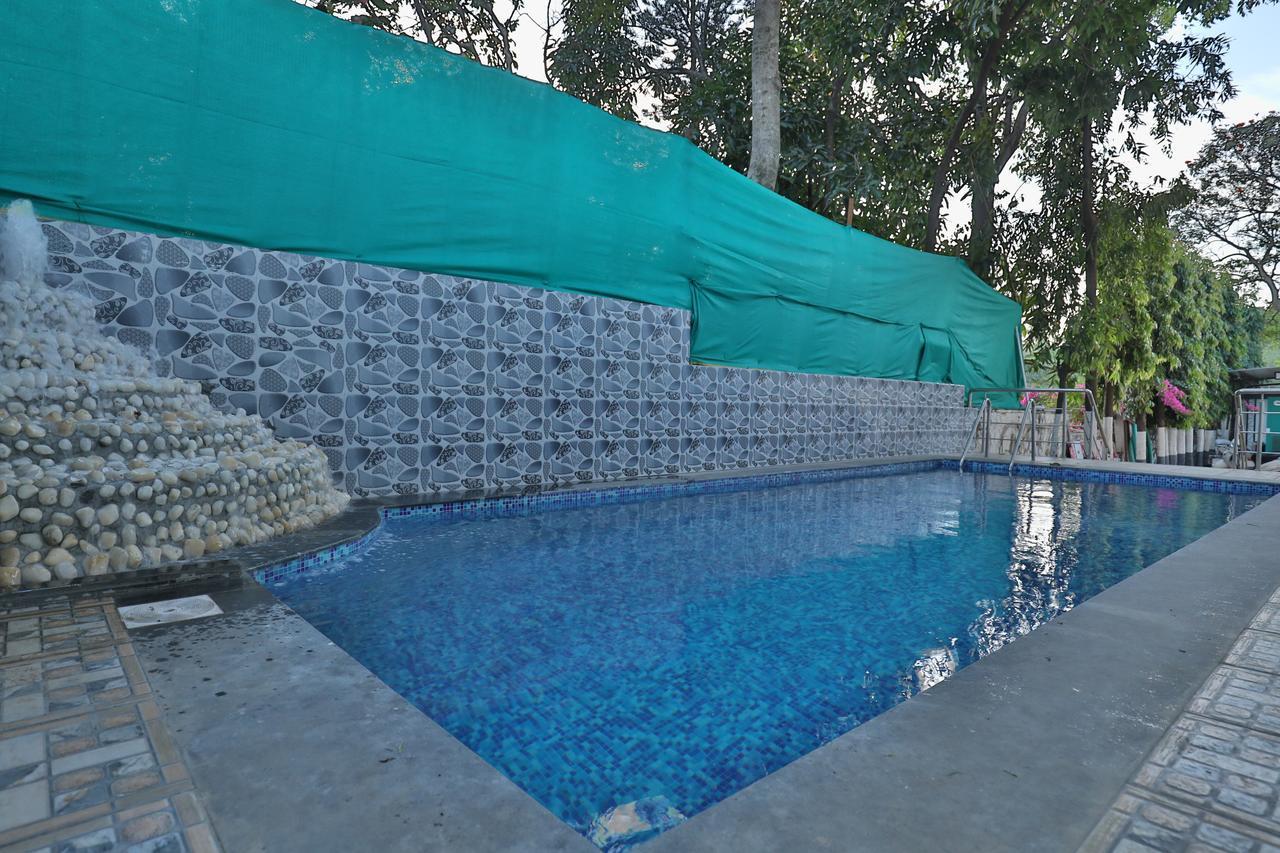 Strand Resort Lonavala Εξωτερικό φωτογραφία