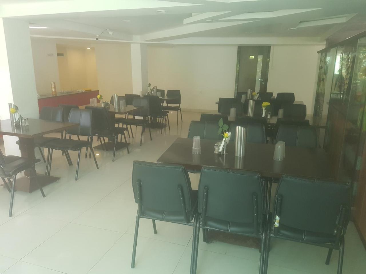 Strand Resort Lonavala Εξωτερικό φωτογραφία